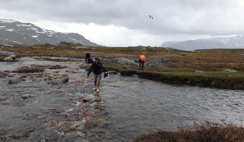 korsa en fors på kungsleden korsa en fors på kungsleden